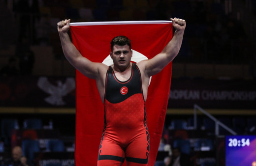 Rıza Kayaalp'ten rekor getiren altın madalya