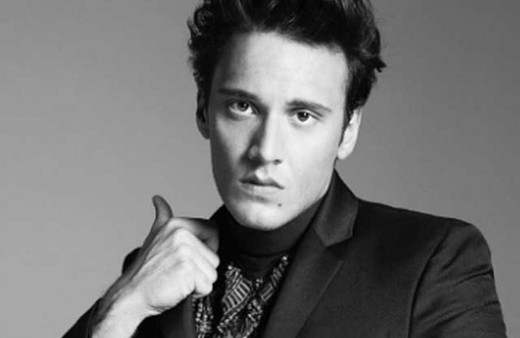 Şarkıcı Edis'ten hayranlarını korkutan haber! Hastaneden görüntü paylaştı