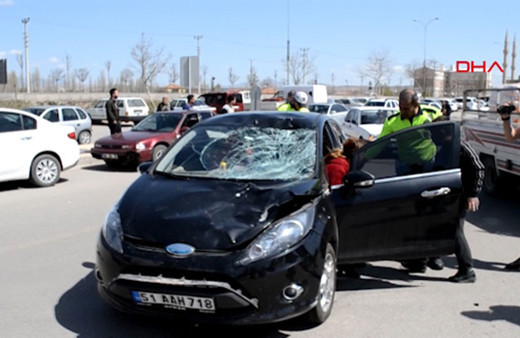 Çarptığı kadın ağır yaralandı sürücü otomobili için gözyaşı döktü