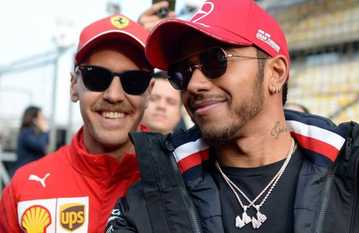 Formula 1 sezonunun üçüncü yarışı Lewis Hamilton'ın