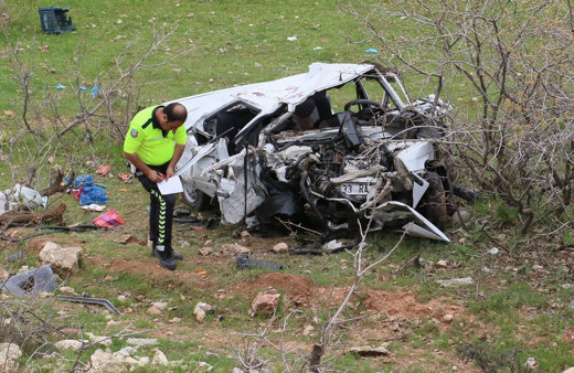 Diyarbakır'da feci kaza çok sayıda ölü ve yaralı var