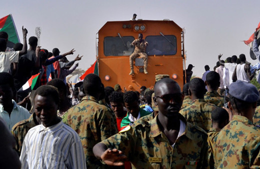 Sudan nüfusunun yarısı iç savaş nedeniyle insani yardım bekliyor!