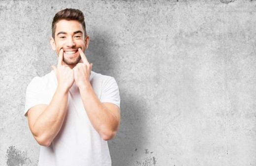 Bozuk dişler iş hayatını olumsuz etkiliyor