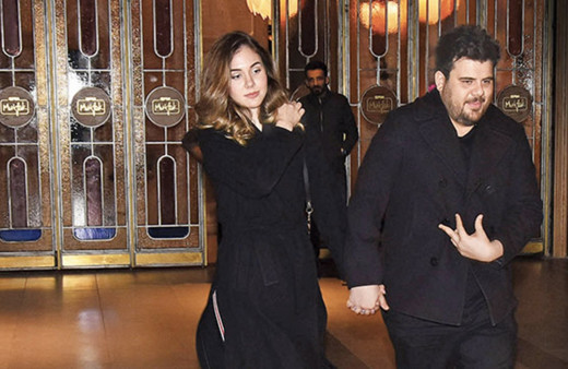 Eser Yenenler nişanlısı Berfu Yıldız kaç yaşında hamile haberi geldi