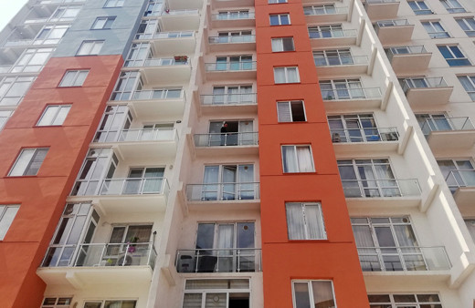 İstanbul'da 10'uncu kattan düşen kadın hayatını kaybetti