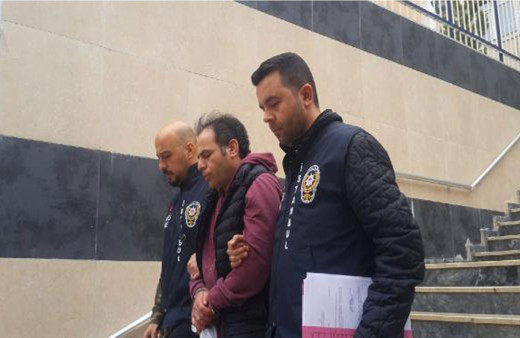 Kuyumcu soyup cezaevine geri döndü