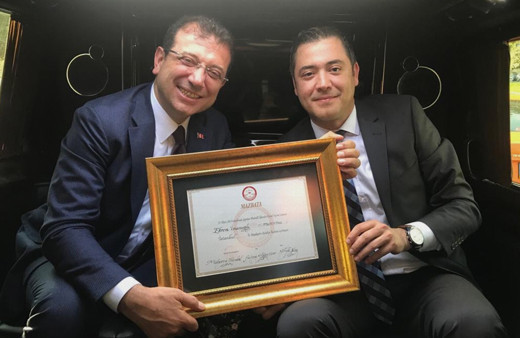 Ekrem İmamoğlu mazbatayı aldı Yeni Akit ve Sabah'ın manşetleri olay oldu