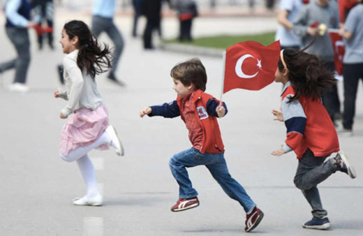 24 Nisan'da okullar var mı 23 Nisan sonraki gün tatil mi?