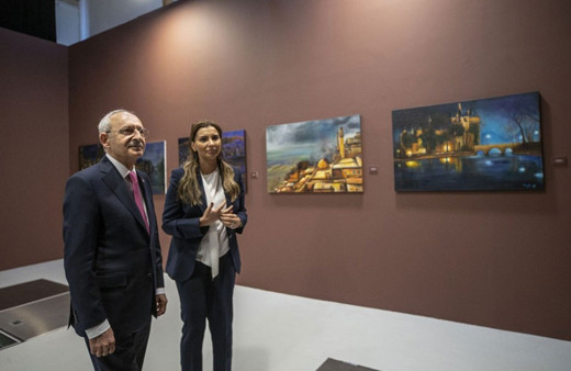 CHP Lideri Kılıçdaroğlu Hande Fırat'ın resim sergisini ziyaret etti