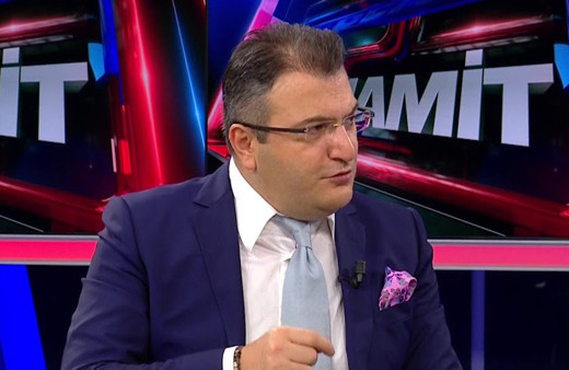 Cem Küçük'ten bomba çıkış: 'Ohhh nasıl yamulttuk’ yazısı yazsın