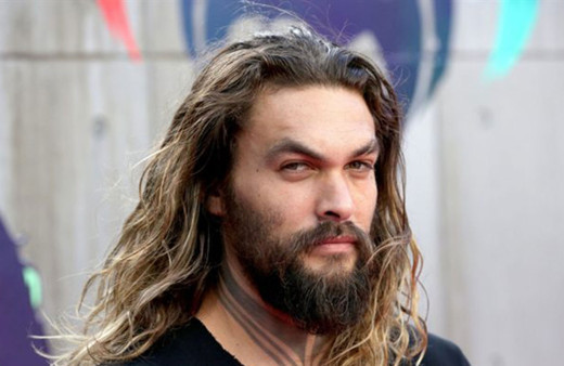 Jason Momoa yıllar sonra sakallarını kesti