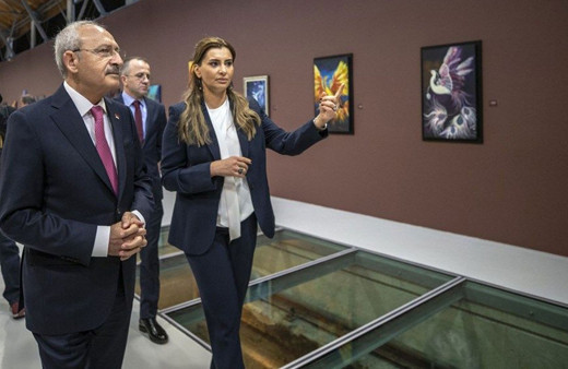 Kemal Kılıçdaroğlu Hande Fırat'ın resim sergisini ziyaret etti