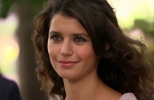 Beren Saat fotoğraf paylaştı olay oldu hemen sildi