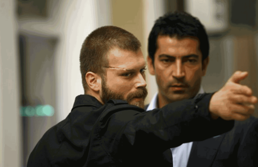 Kıvanç'ı överken Kenan'ı yerdi!