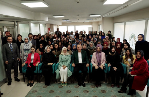 Cumhurbaşkanı Erdoğan’dan kız yurduna ziyaret