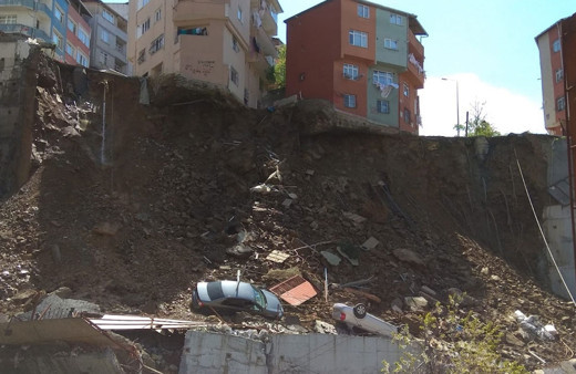 Kağıthane'de 4 katlı bina çöktü! Valilikten ilk açıklama geldi