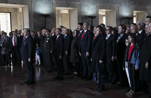 23 Nisan Bayramı için devlet erkanı Anıtkabir'de Kılıçdaroğlu'ndan dikkat çeken tavır