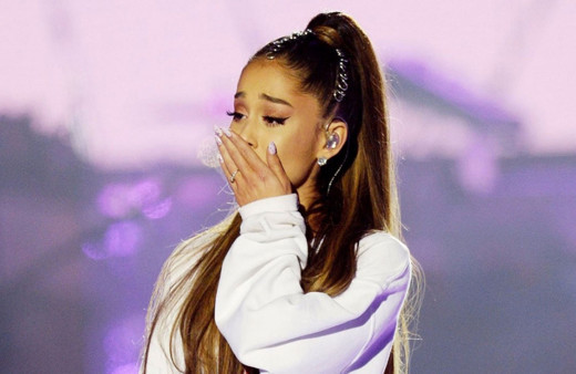 Dünyaca ünlü yıldız Ariana Grande, sahnede saldırıya uğradı