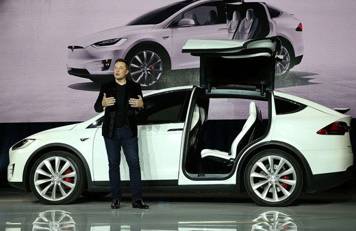 Elon Musk 1 milyon sürücüsüz taksi için harekete geçti