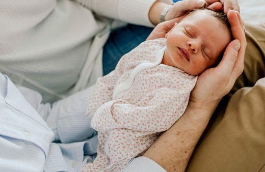 Yenidoğan bebekleri tutamayanlar için tüyolar