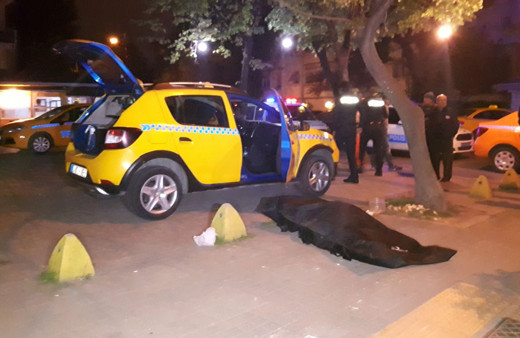 Bakırköy’de ticari takside bir kişi hayatını kaybetti