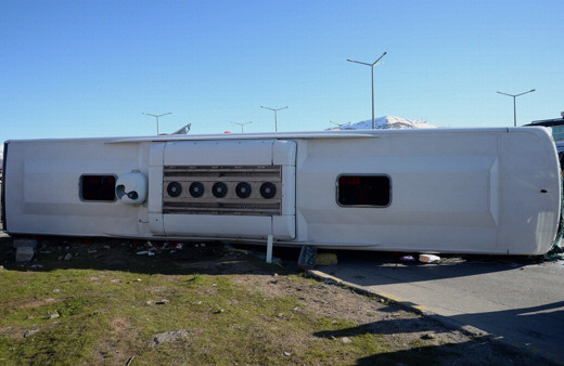 Bitlis'te yolcu otobüsü ile TIR çarpıştı: 34 yaralı