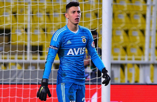 Dünya devleri Berke Özer’in peşinde