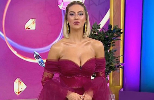 Ünlü sunucu fanatik çıktı!