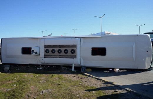 Bitlis'te yolcu otobüsü ile TIR çarpıştı: 34 yaralı