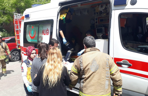 Güngören'de okulda deney sırasında patlama