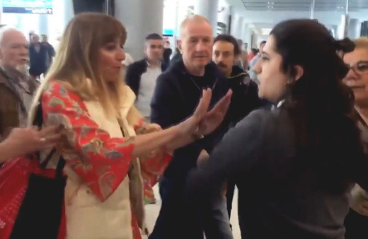 Havalimanında görevliye hakaret eden kadın kim? Funda Esenç'in gerçek hali