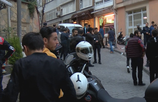 Beyoğlu'nda 'kız meselesi' yüzünden çıkan kavgada 4 kişi bıçakla yaralandı