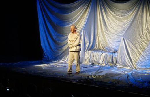 İlk tek kişilik oyun ''Bir Delinin Hatıra Defteri''