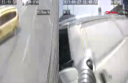 Haramidere'de otobüs ile minibüs çarpıştı : 1 ölü