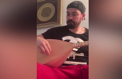 Servet Çetin'den 'türkü' performansı