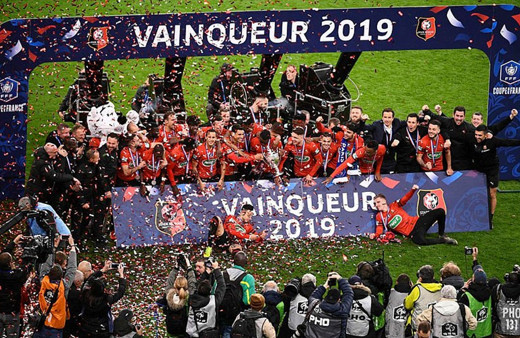 Paris Saint-Germain penaltılarda kupayı Rennes'a kaptırdı