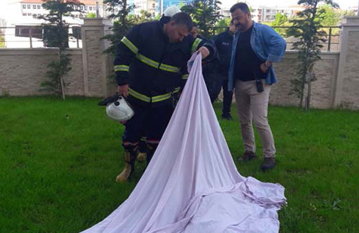 Lüks rezidansta sır ölüm! İtfaiyeciler çarşafı kaldırınca...