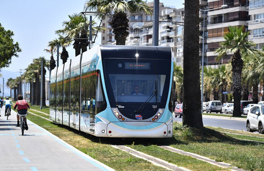 İzmir'de toplu taşımaya yüzde 50 indirim geldi darısı İstanbul'a