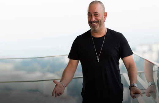 Ünlü müzisyen yorumuyla şaşırttı: "Cem Yılmaz'la uzaktan sevişiriz"