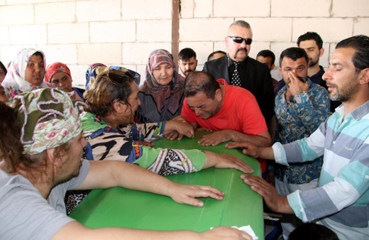 Dilber Ay'ın cenazesine katılan tek sanatçı aileyi yalnız bırakmadı