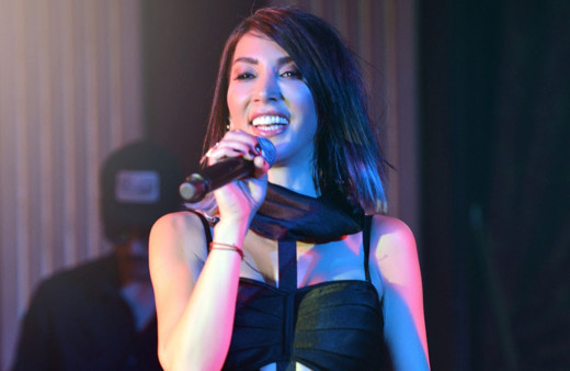 Hande Yener kumar masasında yakalandı kınadığı başına geldi