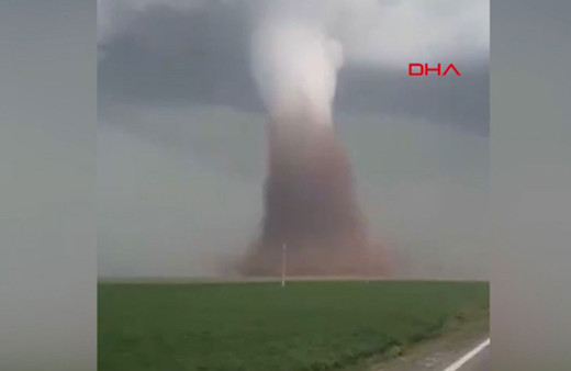 Romanya’da dev hortum korkuttu