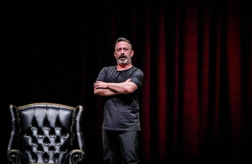 Cem Yılmaz şehit çocukları için sahneye çıktı