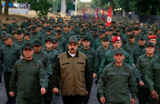 Maduro'dan darbecilere gövde gösterisi