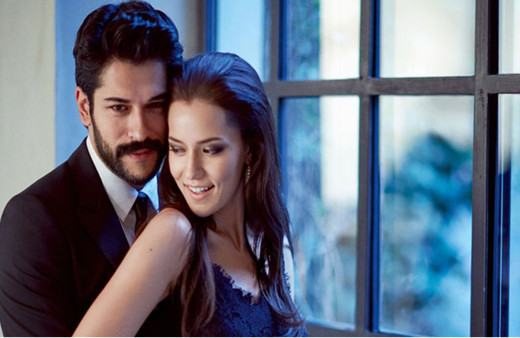 Fahriye Evcen ve Burak Özçivit çiftine gelen hediye şaşırttı