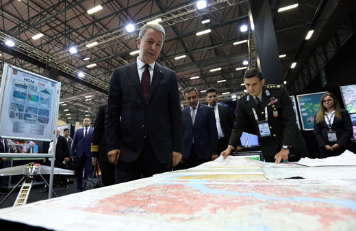 Hulusi Akar "YPG'nin sınırdan en az 30-40 kilometre güneye götürülmesini istedik"