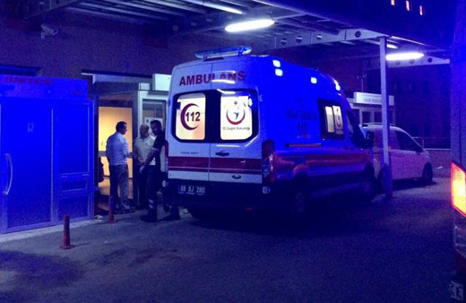 Trans bireyi boğazından bıçaklayıp kaçtı