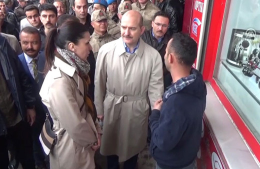 İçişleri Bakanı Süleyman Soylu Hakkari'de