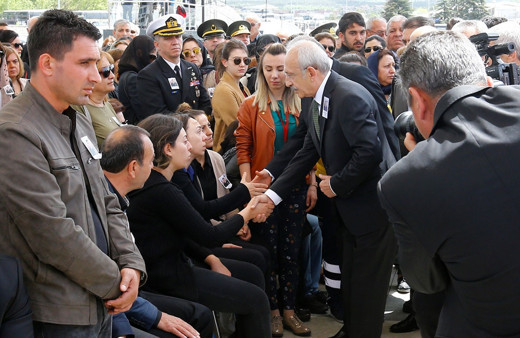 Kemal Kılıçdaroğlu saldırı sonrası ilk kez şehit cenazesine katıldı