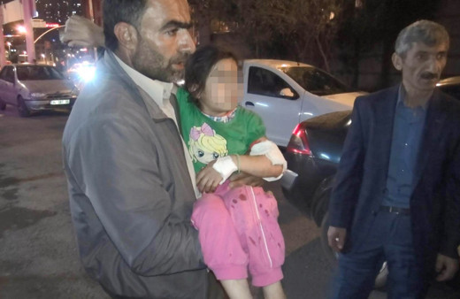 Esenyurt'ta 2 pitbull köpeği kız çocuğuna saldırdı mahalleli çığlıklara koştu